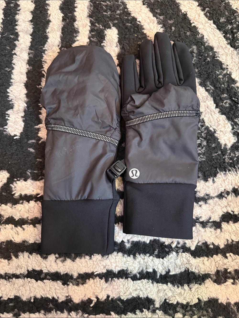 Lululemon Black Convertible Running Mittens / Gloves. Like new. Size XS/S.